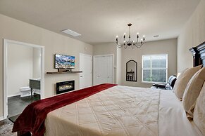 Cozi Cottage With Hot Tub! - 2 Min to Wineries!