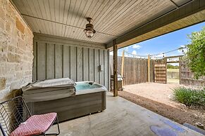 Cozi Cottage With Hot Tub! - 2 Min to Wineries!