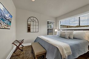 Vaughan W/hot Tub and Grill