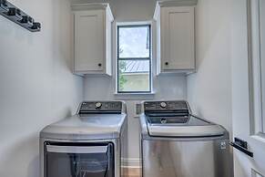 Luxury Lakefront Home-private Dock - Dipping Pool!