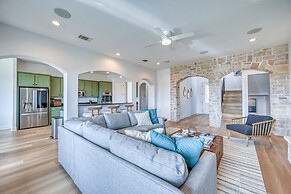 Luxury Lakefront Home-private Dock - Dipping Pool!