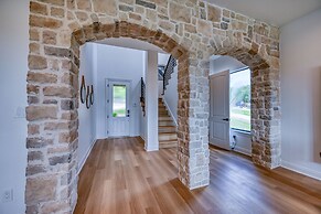 Luxury Lakefront Home-private Dock - Dipping Pool!