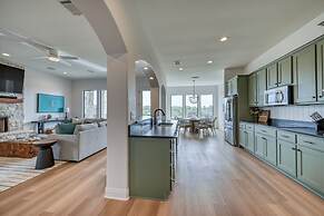 Luxury Lakefront Home-private Dock - Dipping Pool!