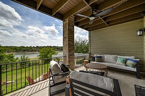 Luxury Lakefront Home-private Dock - Dipping Pool!