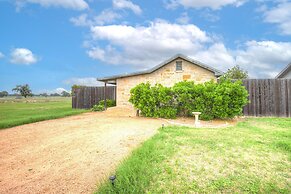 Romantic Private Cabin With Hot tub 10 Mins to Fred!