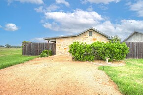 Romantic Private Cabin With Hot tub 10 Mins to Fred!