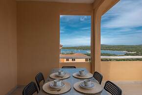 Fantastico Baia de Bahas Residence Sea View 2 Bedroom Sleeps 6