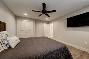 Waterfront Lake House With Hot Tub & Firepit