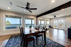 Waterfront Lake House With Hot Tub & Firepit