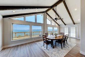 Waterfront Lake House With Hot Tub & Firepit