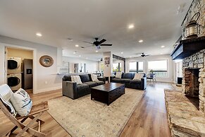 Waterfront Lake House With Hot Tub & Firepit