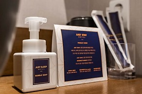 Just Stay Hotel Wangsimni Station