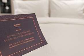 Just Stay Hotel Wangsimni Station