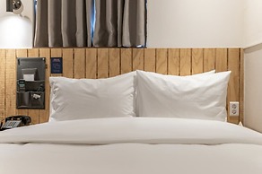 Just Stay Hotel Wangsimni Station