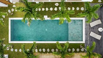 Villa Mimpi by Alfred in Bali