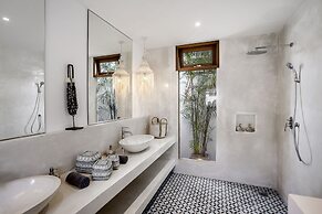 Villa Mimpi by Alfred in Bali