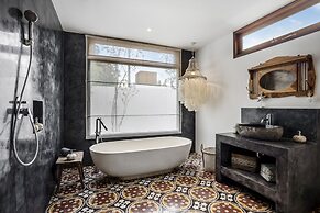 Villa Mimpi by Alfred in Bali