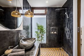 Villa Mimpi by Alfred in Bali