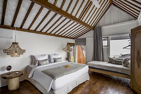 Villa Mimpi by Alfred in Bali
