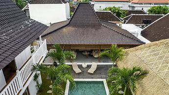 Villa Mimpi by Alfred in Bali