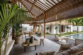 Villa Mimpi by Alfred in Bali