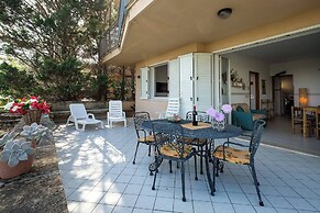 2- Large Terrace and Suggestive Panorama