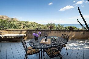 2- Large Terrace and Suggestive Panorama