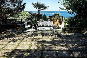 2- Large Terrace and Suggestive Panorama