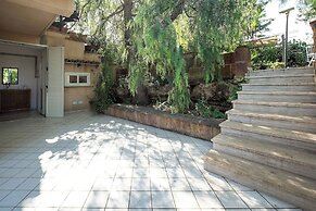 2- Large Terrace and Suggestive Panorama