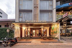 Riverside Hotel