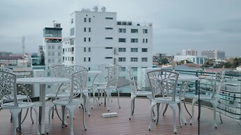 Riverside Hotel