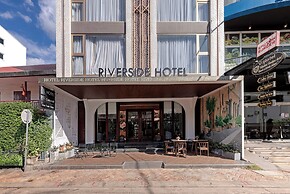 Riverside Hotel