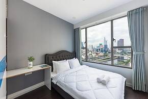 RIVERGATE apartment infinity pool & Gym