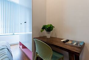 RIVERGATE apartment infinity pool & Gym