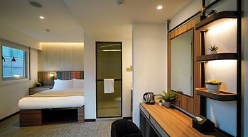 ST Signature Bugis Middle