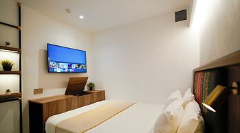 ST Signature Bugis Middle