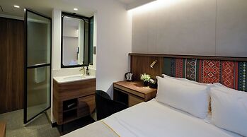 ST Signature Bugis Middle