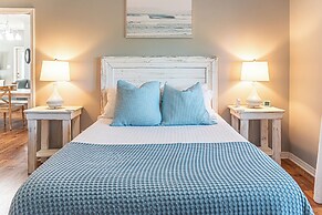 Blue Pelican Beach Cottage 2 Pools 4013