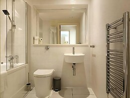 Still Life Canary Wharf Executive