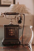 Villa Singulière By Louhou Collection