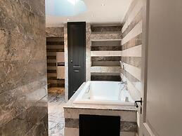 Villa Singulière By Louhou Collection