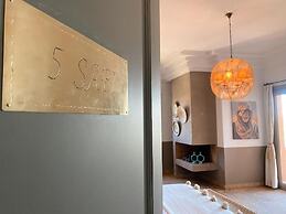 Villa Singulière By Louhou Collection