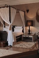 Villa Singulière By Louhou Collection