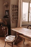 Villa Singulière By Louhou Collection