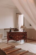 Villa Singulière By Louhou Collection