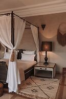 Villa Singulière By Louhou Collection