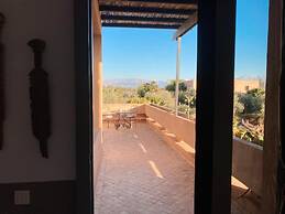 Villa Singulière By Louhou Collection