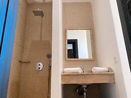 Villa Singulière By Louhou Collection