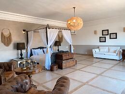 Villa Singulière By Louhou Collection