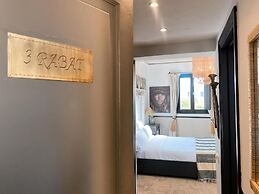 Villa Singulière By Louhou Collection